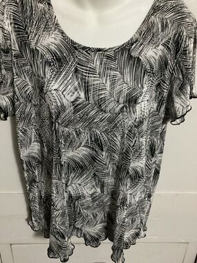 Dressbarn Black and White Scoop Neck Short Sleeve Top size XL